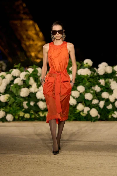 Look 18